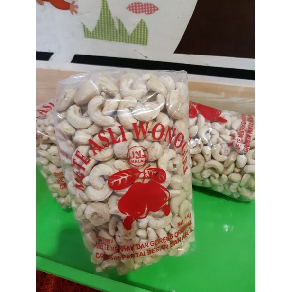 

Kacang Mede Super mentah. Camilan Sultan Kacang Mete super Asli Wonogiri stok baru.