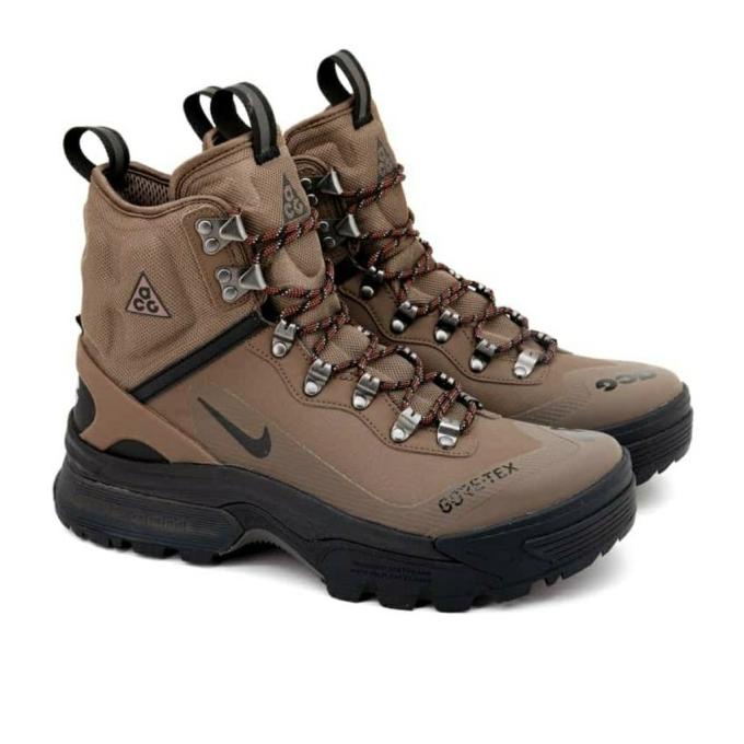 Sepatu Nike ACG Gaiadome x GORE-TEX " Brown Black "