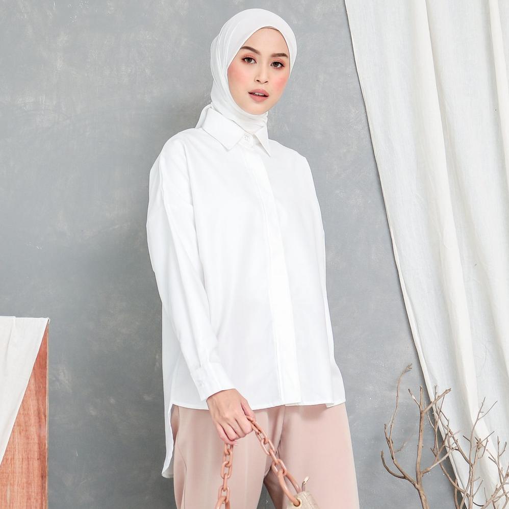 EVONNE Atasan Baju Wanita Kemeja Letty Shirt White Hide Button Basic Oversize Pattern LD109 E03-04 A