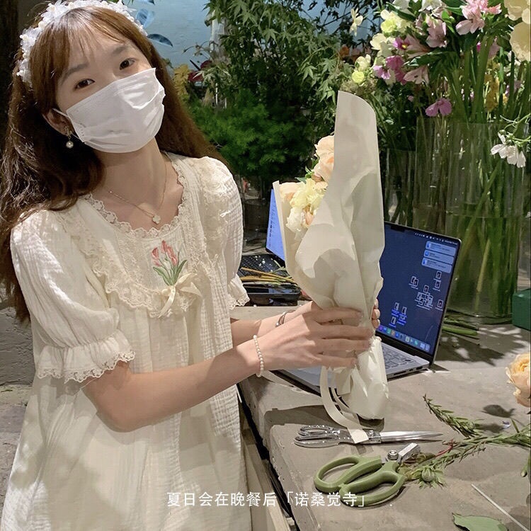 Piyama tulip krim wanita musim panas bagian tipis bagian tipis manis siswa lucu bersulam renda baju