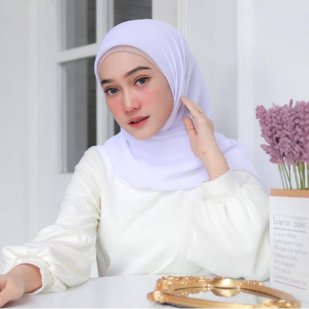 Bella Square Premium Hijab Segi Empat 115 x 115  Jilbab Bella Square Anti letoy