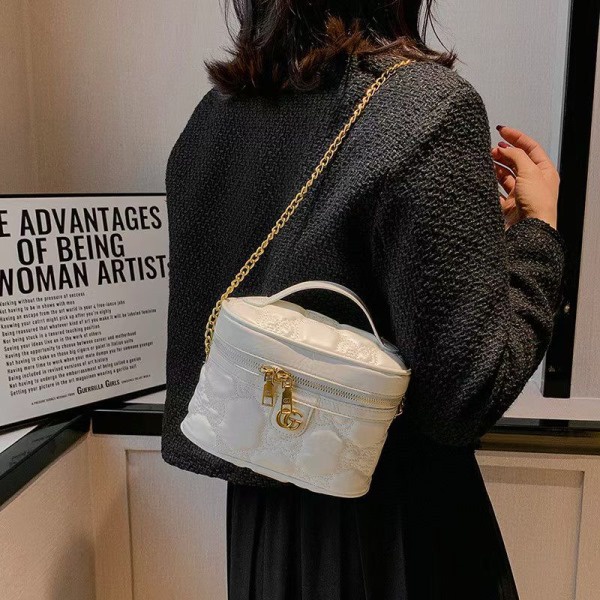 TAS SELEMPANG SLINGBAG WANITA CEWEK CANTIK TALI RANTAI CAKEP MODIS PESTA KONDANGNA MEWAH ELEGAN CC G