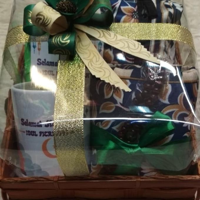 

TAS HAMPERS HAMPERS LEBARAN SAJADAH N POUCH.MUG DAN TAS LIPAT EL09I09A82L