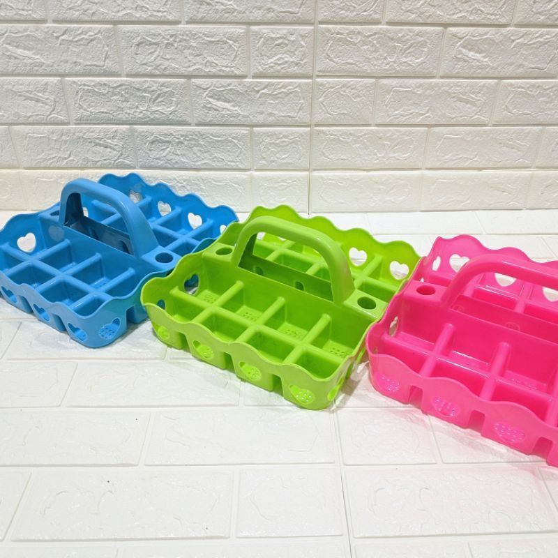 

TEMPAT AQUA Gelas
