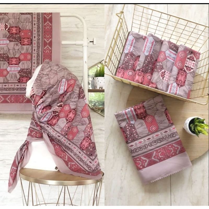 KARIMAKE - HIJAB Segi Empat Motif Isyana Printing Lc