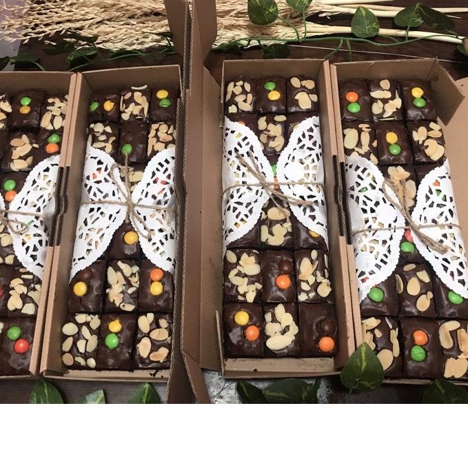 

✪ Brownies size L 30x10 sekat ➮