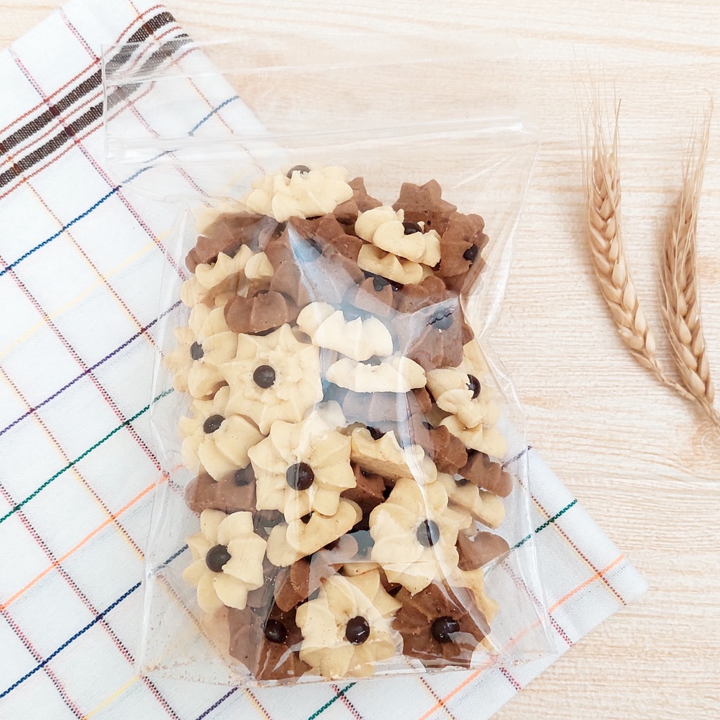 

kue kering kukis cookies camilan snack semprit mix coklat vanilla choco chips pouch