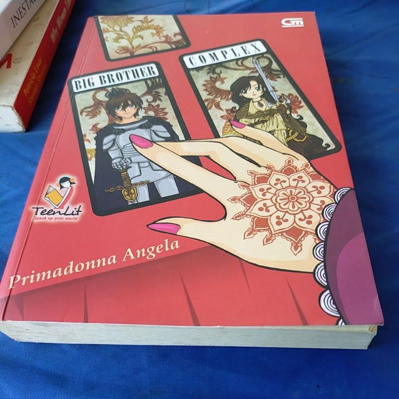 

buku primadona angela