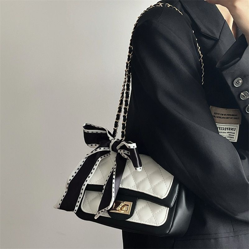 Tas Selempang Kulit Wanita Dompet Hp Cewek Rantai Bag FT67 20 x 6 x 11 cm