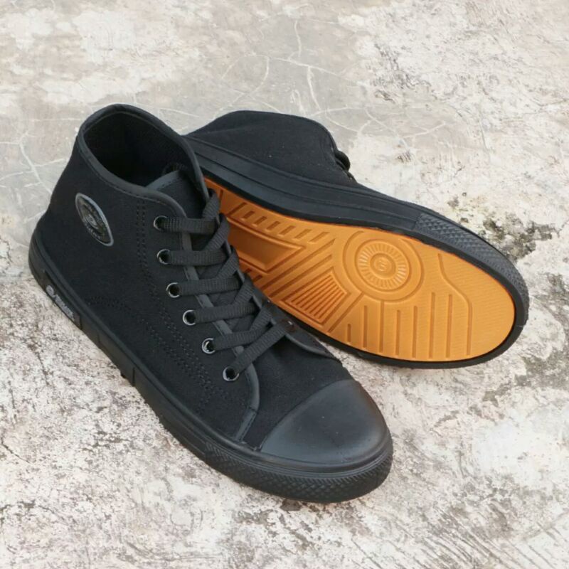 SEPATU WARIOR SEKOLAH HITAM POLOS FULL BLACK DULUX SEPATU SNEAKERS SEPATU PRIA SEPATU SEKOLAH HITAM SEPATU SEKOLAH PRIA SEPATU BASKET