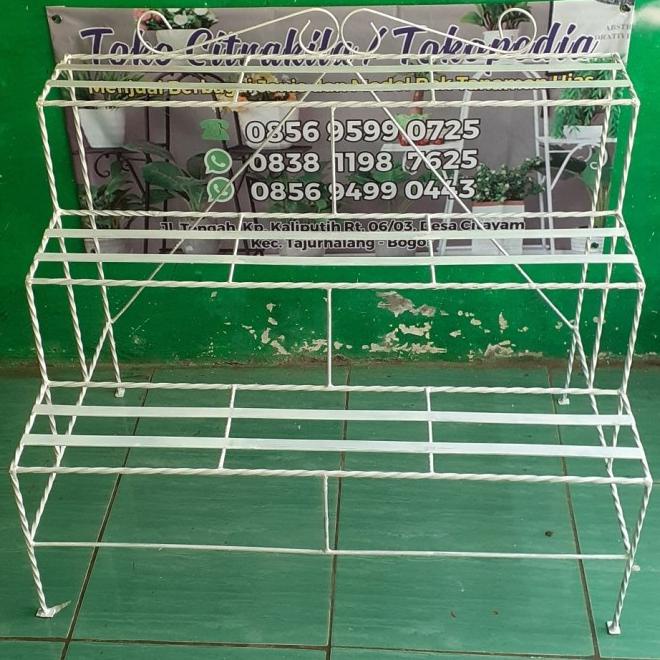 Rak Besi 3 Susun Untuk Tanaman Hias