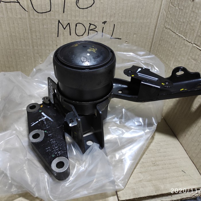 engine mounting Kanan ertiga Diesel