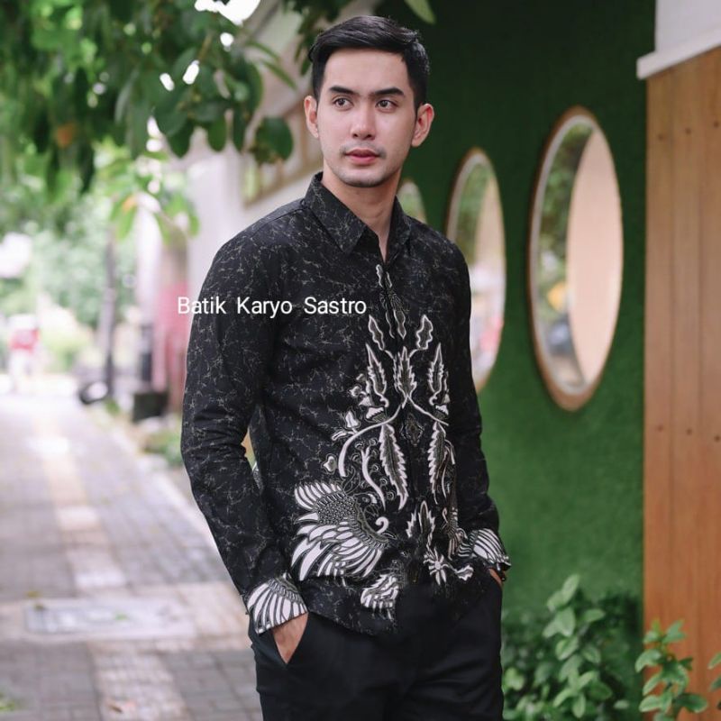 Kemeja Batik Lengan Panjang Slimfit Baju Pria Modern