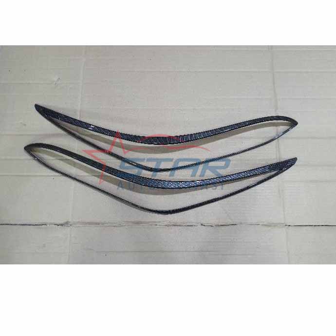 Garnish lampu carbon lampu depan All New Fortuner 2021.