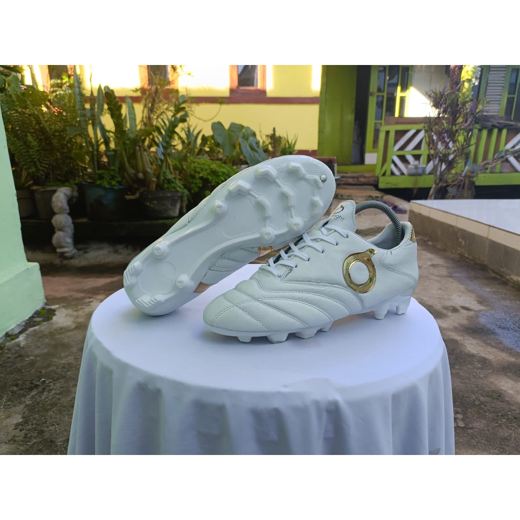 sepatu bola ortus bahan kulit asli murah free kaos kaki