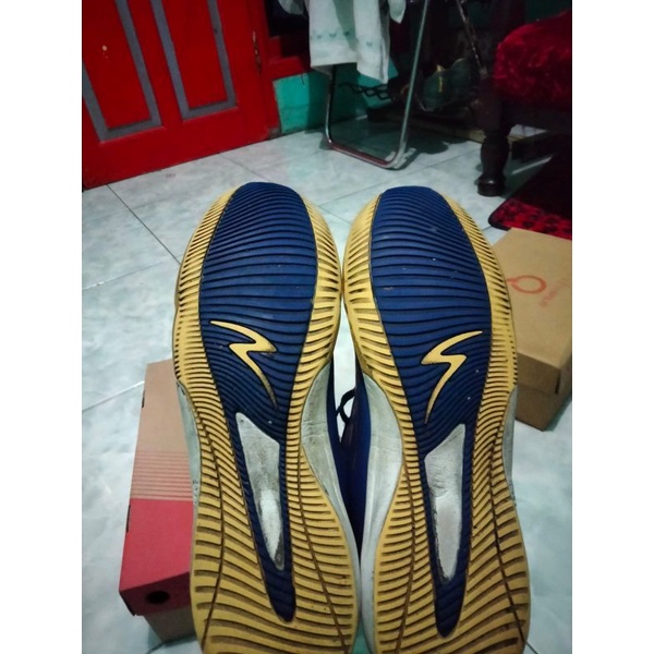 sepatu futsal second