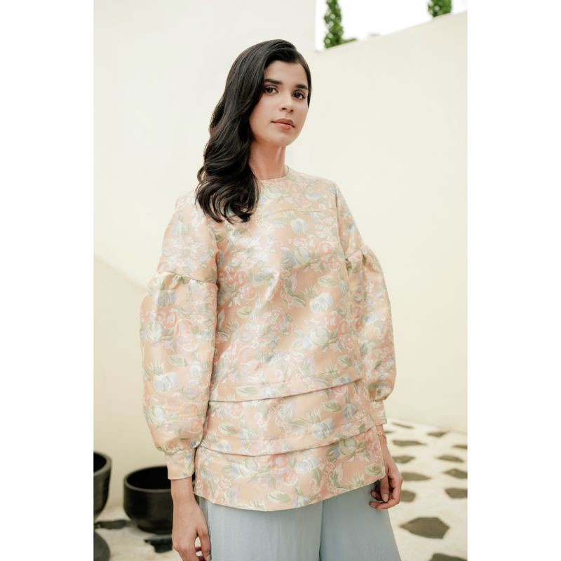 Blouse Benang Jarum Sense of Serenity Series Viera  - Peach (Atasan Muslim)