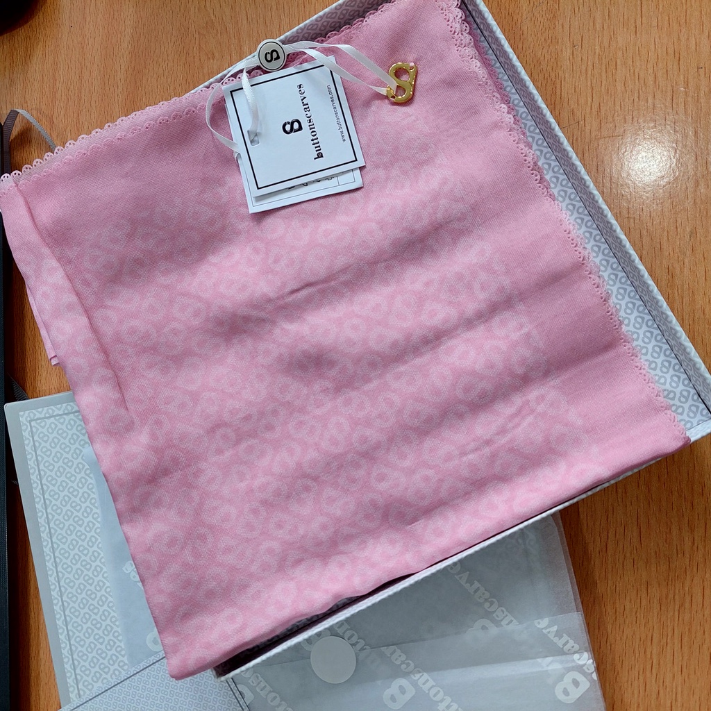 Buttonscarves Tapis Square - Cotton Candy