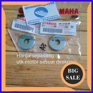 SEPASANG COVER THRUST TUTUP BOSH SWING ARM YAMAHA YZF R15 V2 V3 VVA. ALL NEW VIXION R. ORI ORIGINAL