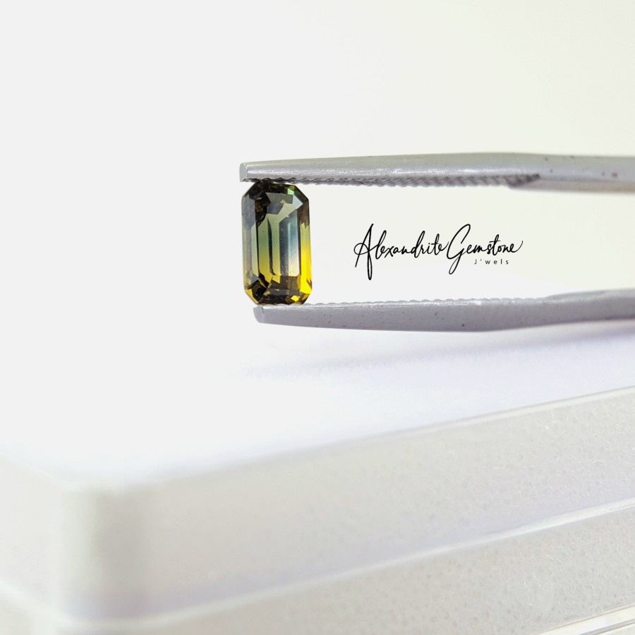 AG Jewellery S0123001 - Yellow Green BiColor Sapphire 1.25ct Srilanka