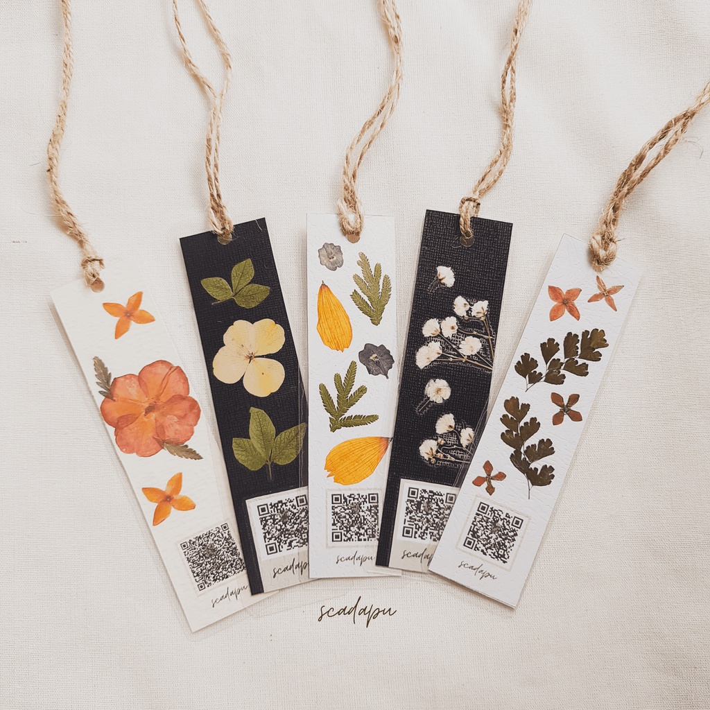 

Bookmark Pressed Flowers