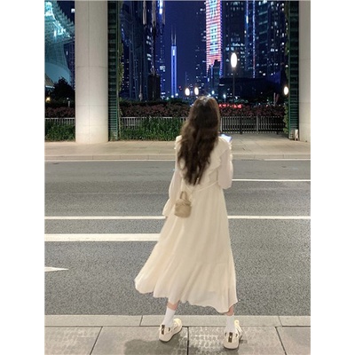 Red Kumikumi French style angin lembut V-neck dress mengacak-acak temperamen musim semi wanita rok mid-length pelangsing pinggang