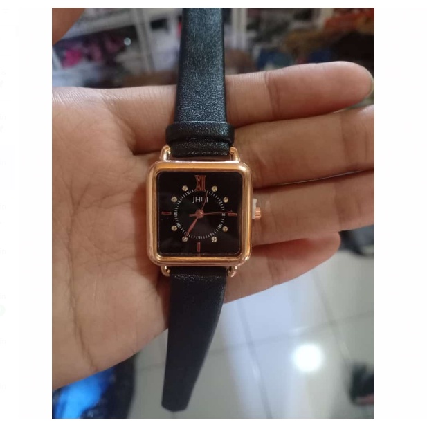 Jam Tangan Wanita Model Kotak Best Seller