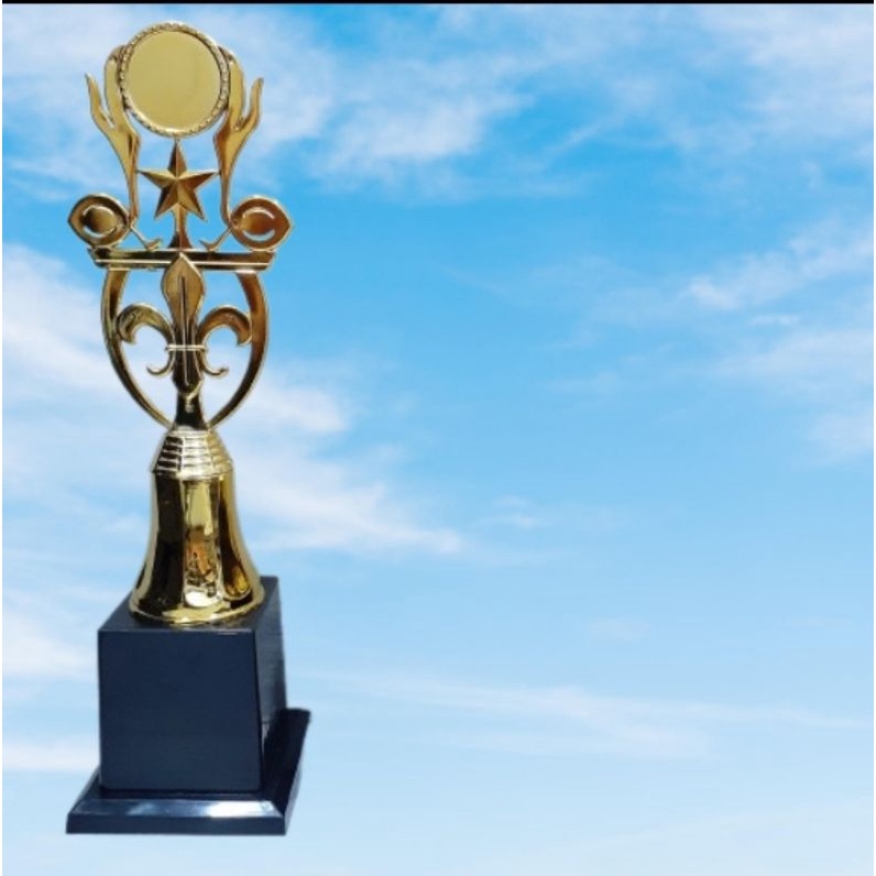 PIALA TROPHY FIGUR PRAMUKA TUNAS KELAPA