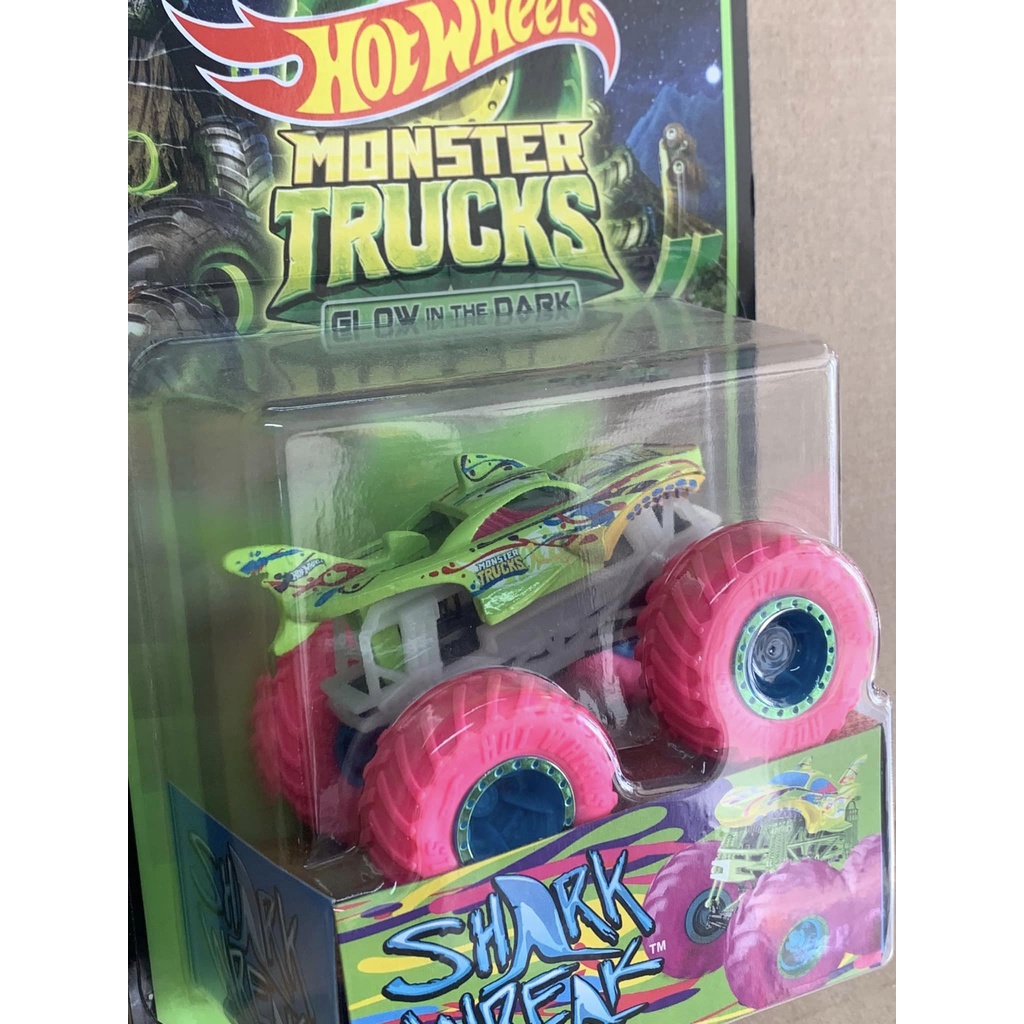 Hotwheels Monster Trucks Glow in the Dark Shark Wreak