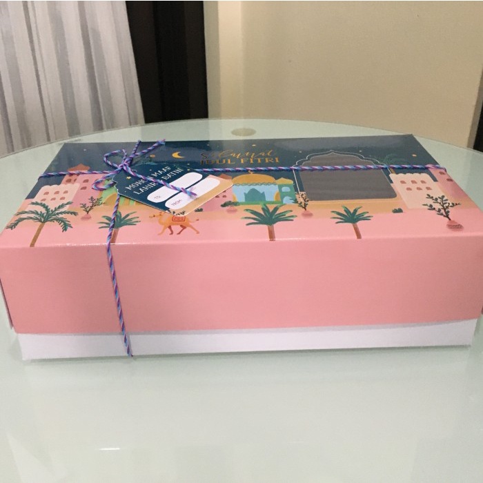 

Kotak Dus Box Kue Lebaran Isi 3 Toples 350 Gr+Tag+Sticker-Biru Navy 026