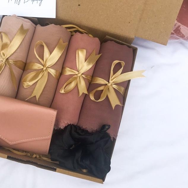 

♂ [GIFTBOX HIJAB] HAMPERS HIJAB / KADO CEWEK MUSLIMAH / KADO PACAR / GRADUATION / HAMPERS RAMADHAN / KADO DOI / HIJAB / VALENTINE / WISUDA SEMPRO ♧