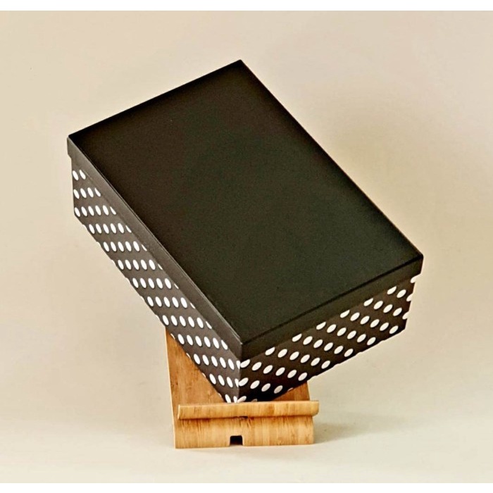 

Terlaris Kotak Kado / Gift Box Minimalis Super A_Polkadot Hitam
