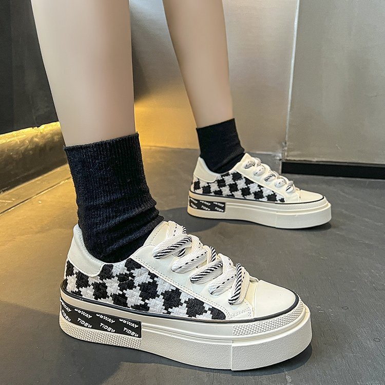 COD POS 172 Sepatu Sneakers Tali Casual Model Catur Wanita