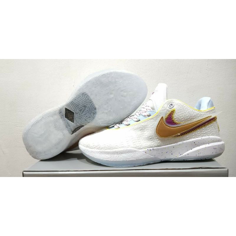 Sepatu Basket Lebron20 Lebron 20 XX Low What If White Putih