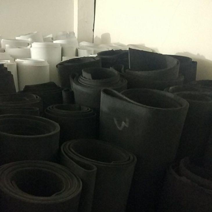 

Hadir Terkeren spon ati / spon eva / spon busa hati (ukuran 3mm) 220cm x 120cm