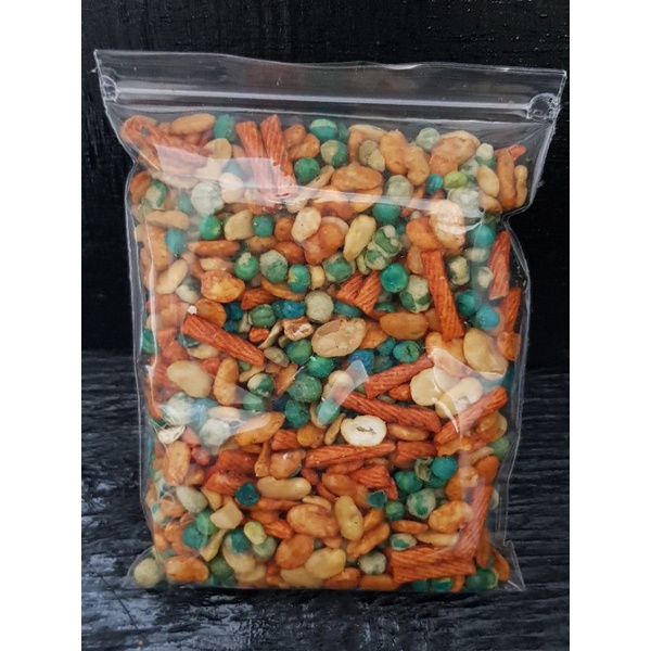 

Kacang campur mix 250 gram