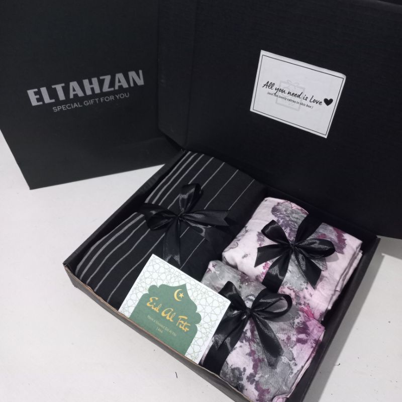 GIFT BOX HAMPERS MUKENA PREMIUM GIFT BOX CEWEK KADO MUKENA BLACK WHITE KADO PERNIKAHAN HADIAH WISUDA KADO ULANG TAHUN