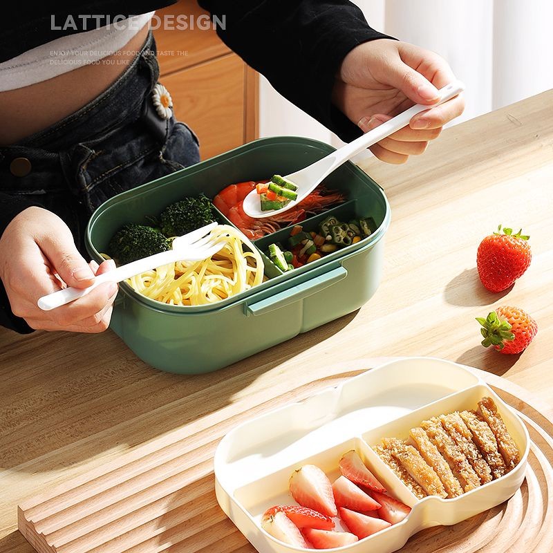 Kotak Makan / Kotak Bekal / Lunch Box 3 Sekat Bahan PP Berkualitas BPA Free Plus Alat Makan