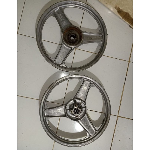 velg pelek racing daytona palang 3 Suzuki smash sogun rc crystal daytona japan single disc
