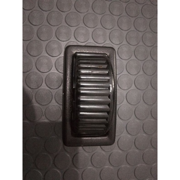 Asbak Abu Rokok / Sekar Rokok Mobil Nissan Terrano Cabutan Ori