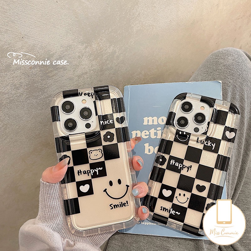 IPHONE Ins Kotak-Kotak Happy Lucky Smiley Couples Case Kompatibel Untuk Iphone11 7 8 Plus XR 14 13 12 Pro MAX 6 6S Plus X XS MAX Beruang Lucu Cinta Hati Bunga Shockproof Airbag Soft Cover