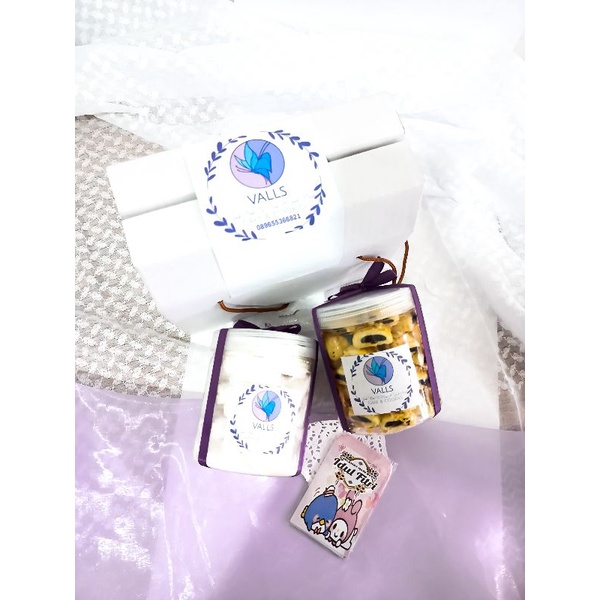 

HAMPERS KUE LEBARAN