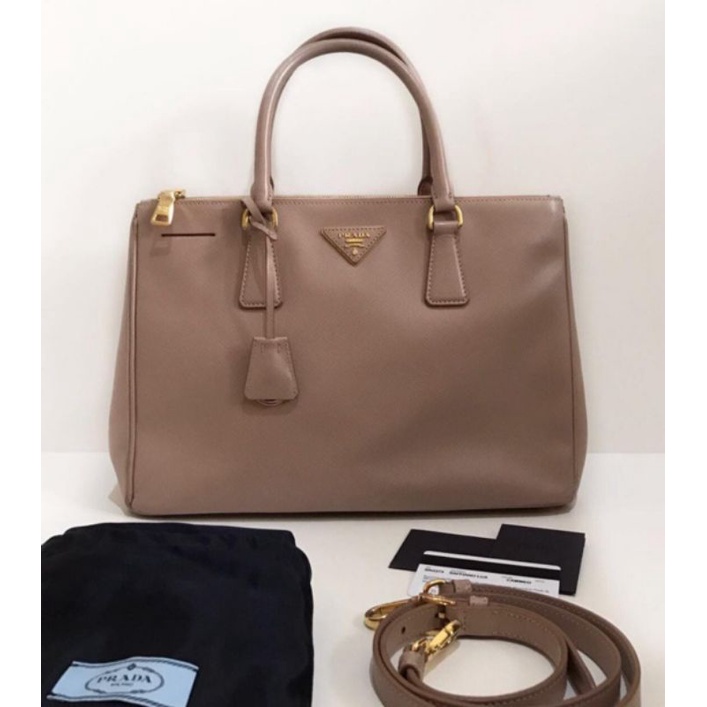 PRELOVED LIKE NEW PRADA SAFFIANO CAMEO
