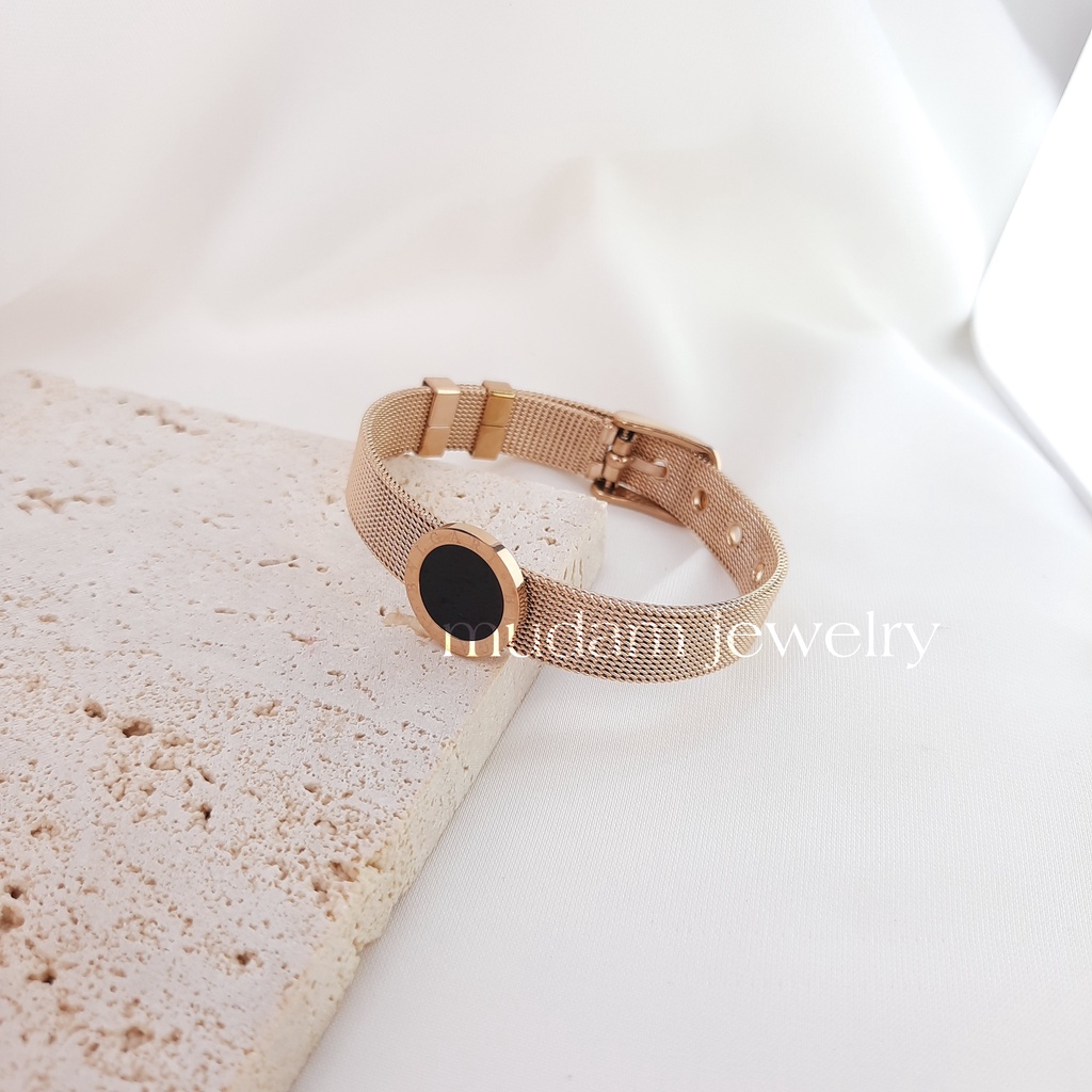 Gelang Titanium L*, H dan Blgr Model Tali Jam Warna Hitam dan Rosegold