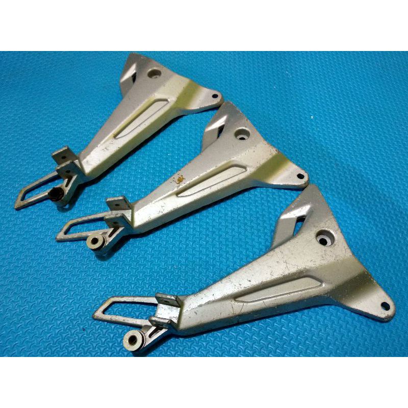 fotsetep bustep belakang pijakan kaki bagiyan kanan honda supra x 125 brang seken ori