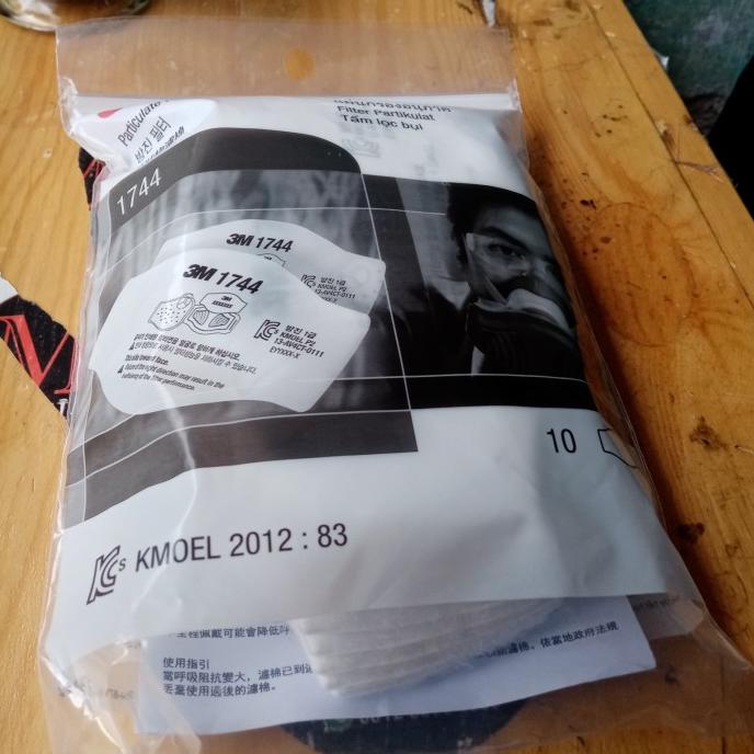 3m 1744 filter masker partikel 1 pack isi 10pcs