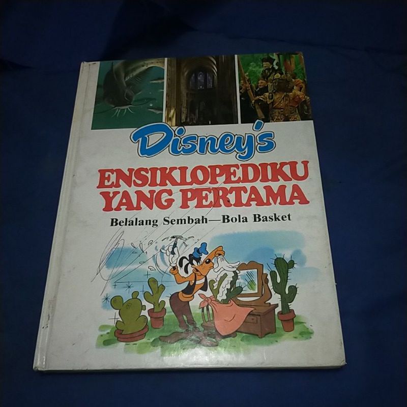 

buku Disney's 4