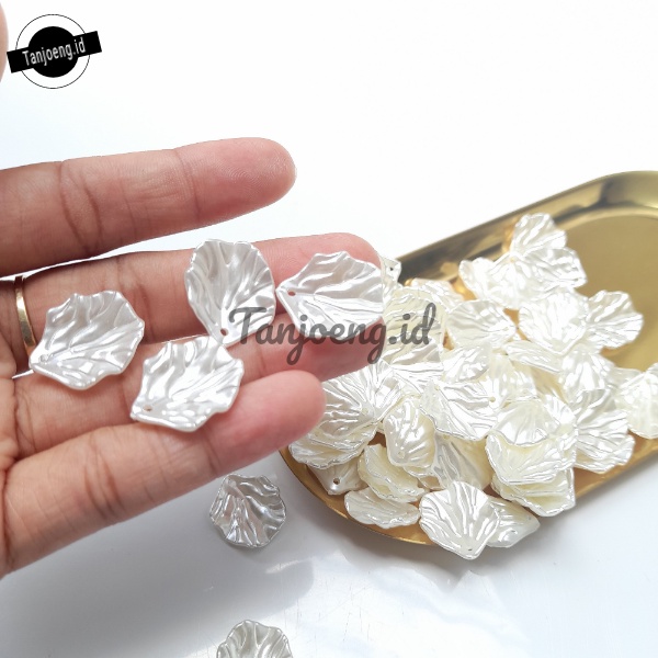 Manik Mote Bentuk Daun Kelopak Warna Broken White Bahan Kerajianan DIY