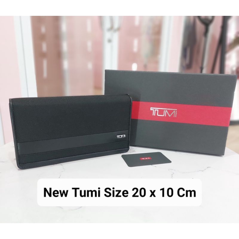 dompet tumi