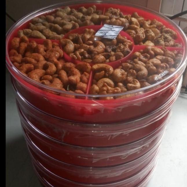 

KACANG MEDE PROMO TERBATAS!!! KACANG MEDE MURAH 5 RASA TOPLES TRAY BERAT 900 GRAM EL09I09A82L